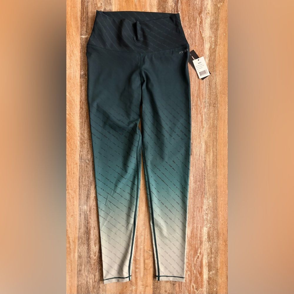 NWT AR-33 Leggings Alpha High Waist Hunter Green Fade Ombré Small Yoga Running